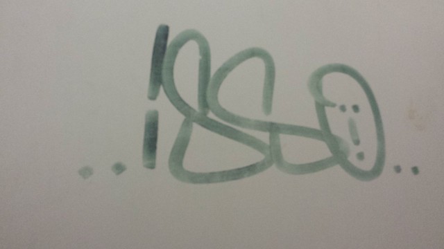 Tägit. Täältäkin näitä löytyy. Oiskohan jonkun turistin vääntämä?