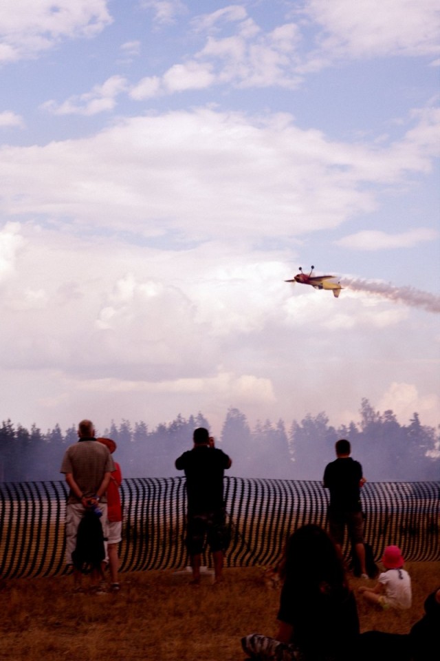 Queen of the Skies lentää ylösalaisin ja näin matalalla