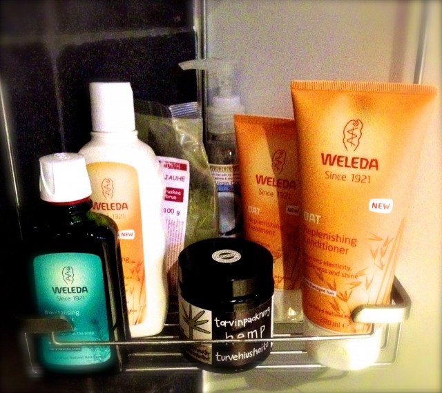 Hennaa, Weledaa ja hamppua - niistä on minun suihkuhetket tehty.