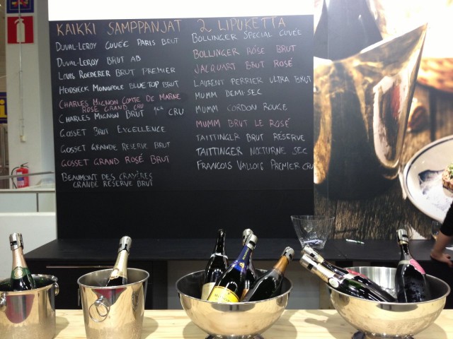 Samppanjabaarin valikoimaa.