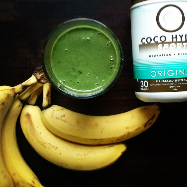 Nesteenä käytän Big Tree Farmsin Coco Hydro Sport -jauheesta tehtyä kookosvettä.