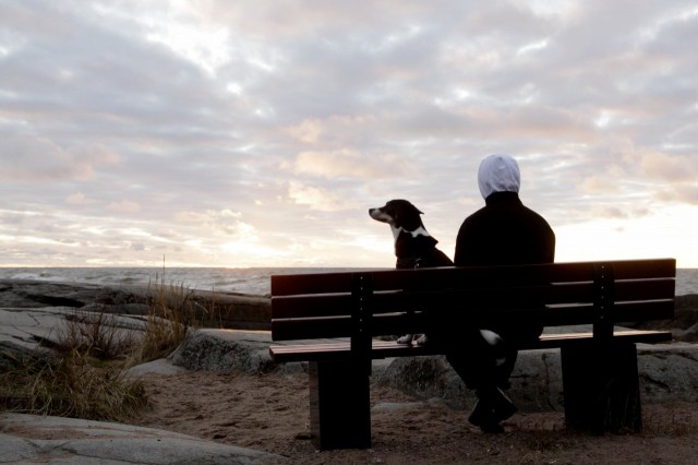 Plätän koira Tara ja hänen miehensä. Kumpi on kumpi, höhöhöö :D