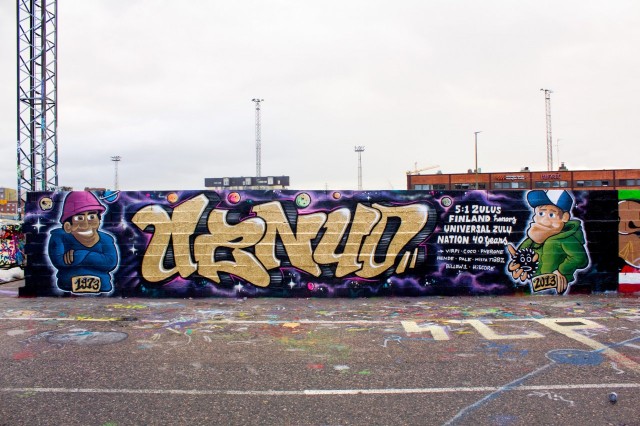 Universal Zulu Nation on hip hopin eri osa-alueita yhdistävä yhteisö, jolla on ikää jo 40 vuotta. 40-vuotispiissi Suvilahdessa, maalaajina Pher, Hende ja HiScore, 2013.