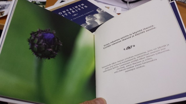 Ei ole olemassa yritystä. On vain läjä paperia. Yritys on vain tapa tehdä töitä yhdessä.