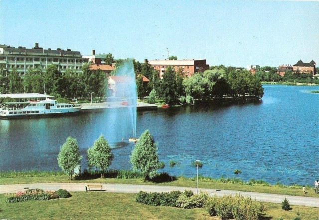 Toivottavasti Vanajavedelle saamme uudelleen tuollaisen suihkukaivon ensi kesänä.