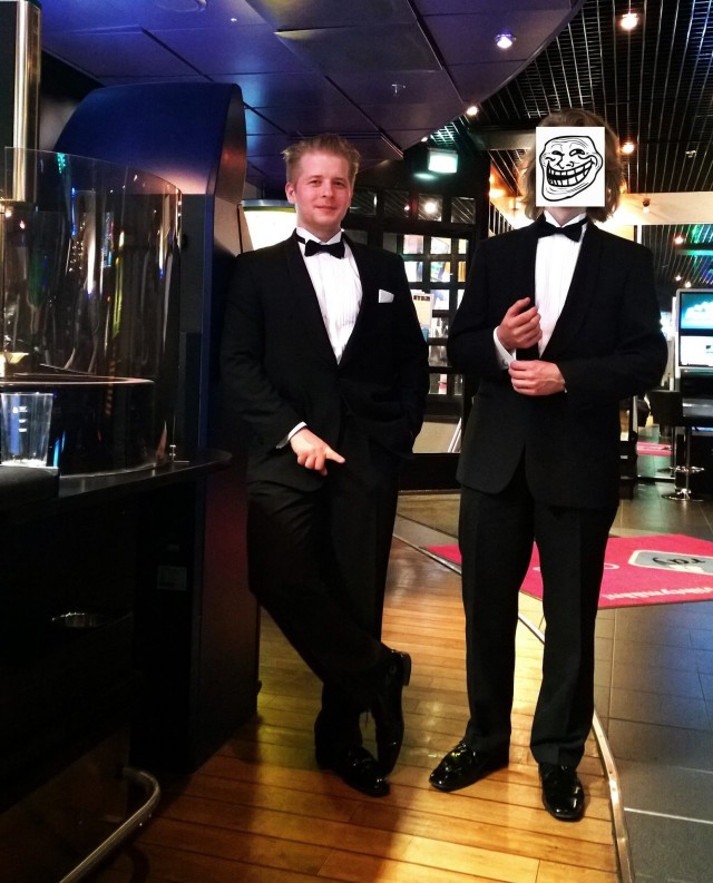 VB näyttää asettaan