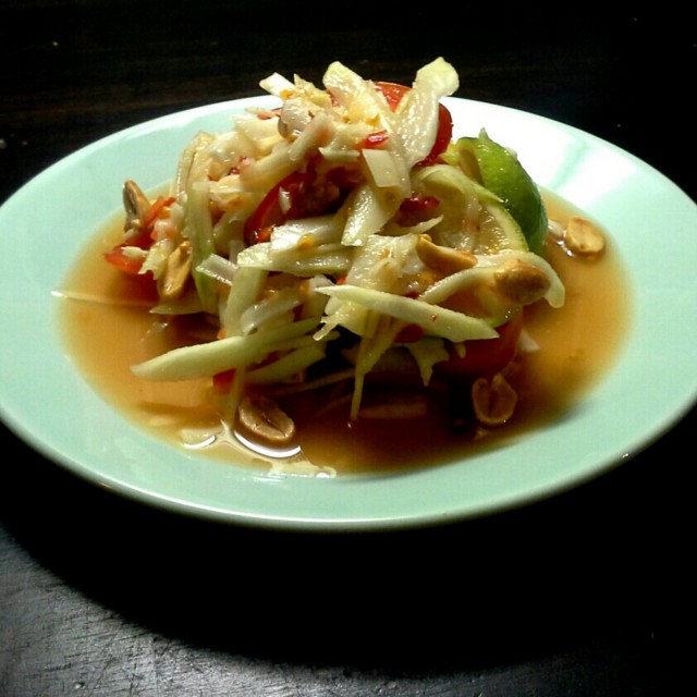 Som Tam vihreästä mangosta