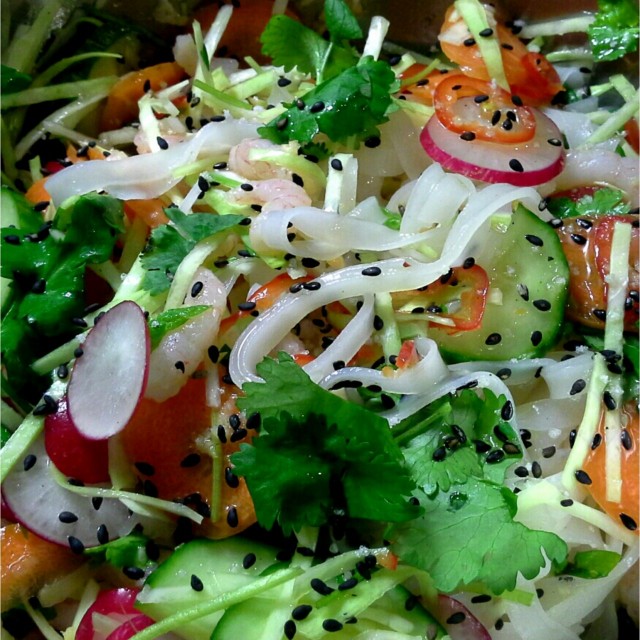 Riisinuudeleilla ja ekstrarehuilla rikastettu Som Tam