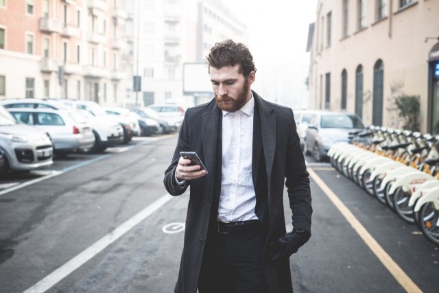 Boströmin puhelin käy kuumana.