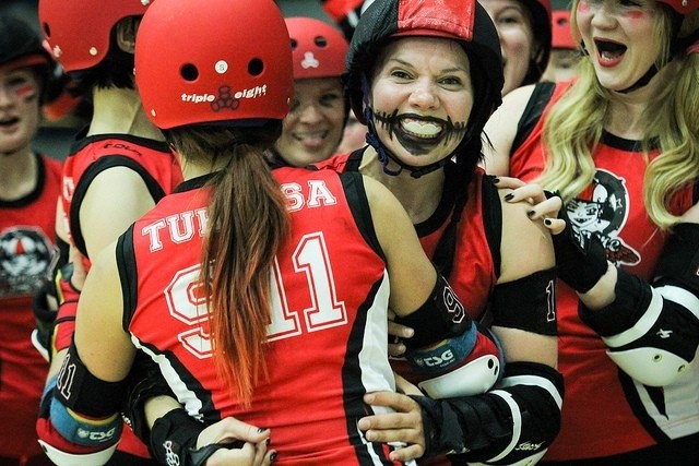 Tampere Roller Derby ottaa mittaa Hampurin Harbor Girlsistä.