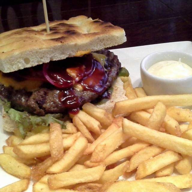 Königin BBQ-purilainen on maukas jättiläinen