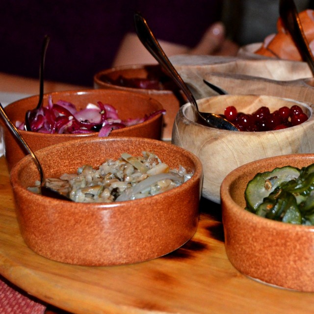 Uuniperunan ja lihan kera, herkkuja.