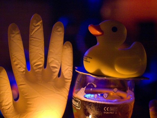 The Rocky Horror Show:n yleisörekvisiittaa.