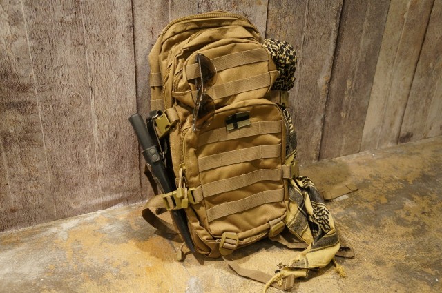 Seikkailijan reppu odottaa aina pakattuna. Paljoa ei tarvita.