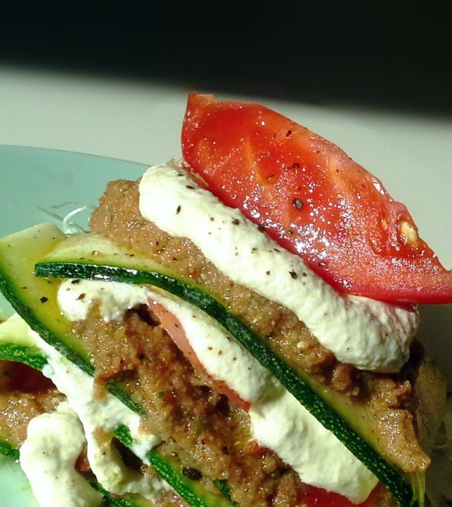 Raaka kesäkurpitsalasagne