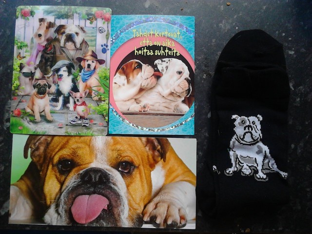 Jännä tuo aihepiiri noissa korteissa ja lahjassa, en voi ymmärtää että mistä johtunee..