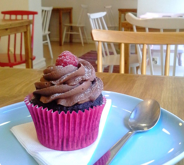 Vadelma-suklaa cupcake ♡♡♡