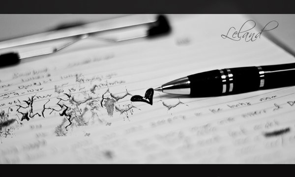 Kirjoittaminen auttaa jäsentämään ajatuksia. Kuva cc Leland Francisco.