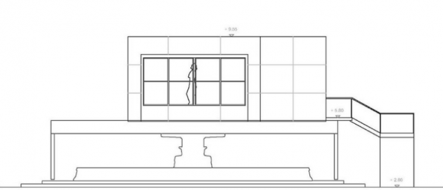 Tältä näyttää yhden huoneen Hotel Manta of Helsinki. Huomaa viisi metriä korkea Mantan patsas huoneen keskellä.