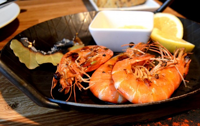 Paahdettuja jättikatkarapuja.