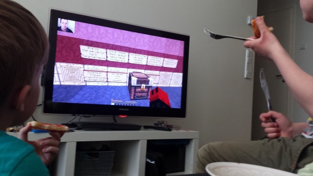 Poikien lempparivideoita on Lego pelivideot sekä Minecraft pelivideot. Chromecast tuli heti heille hyötykäyttöön.
