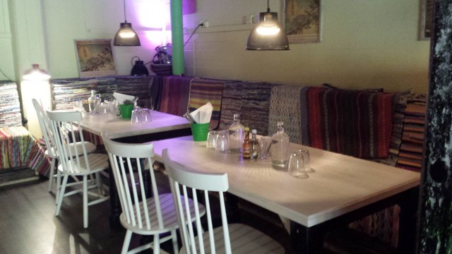 Iltaa mahtuu viettämään isompikin porukka.