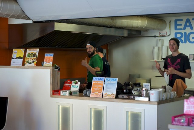 FitWokin pojat kokkaavat terveelliset ja nopeat kasvisruuat!