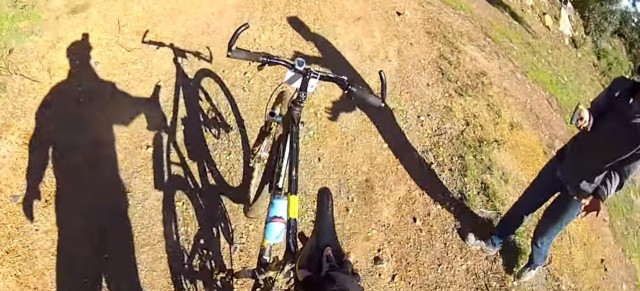 Aseellinen ryöstö käynnissä - uhrin näkökulmasta.