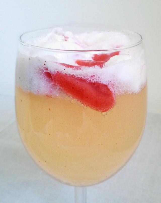 Raparperi-vanilja jäätelösooda