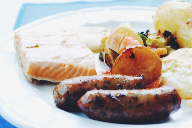 Lämpimiä ruokia, vatsa oli tässä vaiheessa tosin jo täynnä...