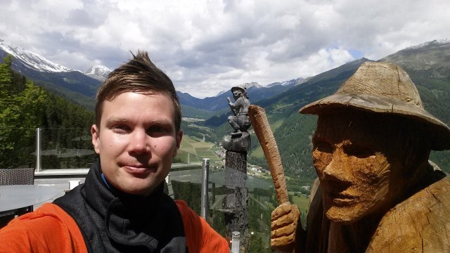 Pysähdyimme Sveitsissä kahville. Hintataso oli paljon kalliimpaa kuin Italiassa.