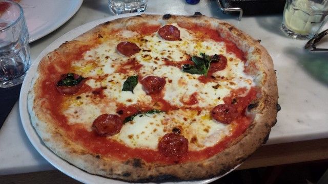 Ensimmäinen hyvä pizza meni pilalle kokin perusvirheen vuoksi.