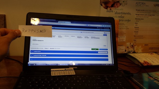 Maksoin kymmentä laskua noin tunnin kun netti tökki. Samalla kirjoitin odotellessani tämän blogauksen.