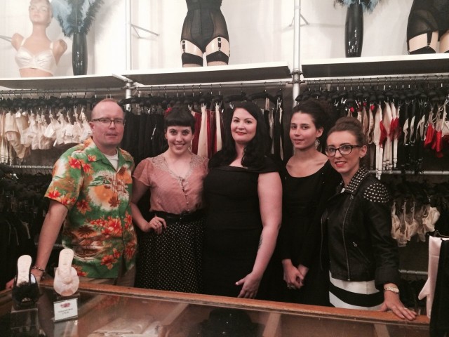 What Katie Did'in henkilökuntaa