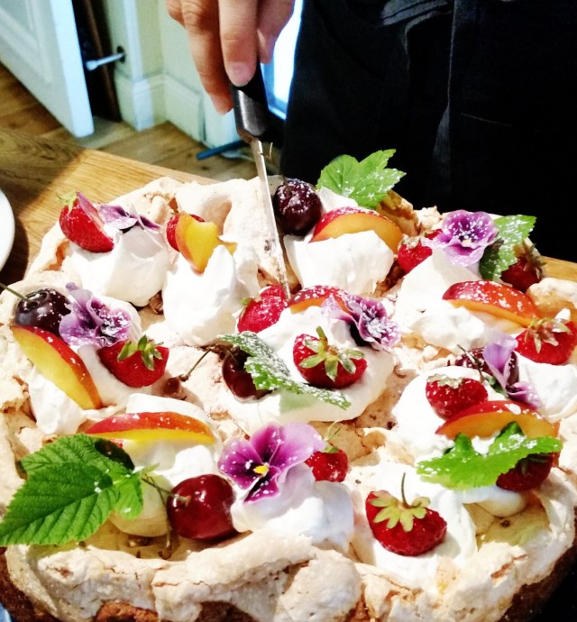 Moni kaakku päältä kaunis, Ahvenanmaa myös sisältä silkkaa hunajaa!