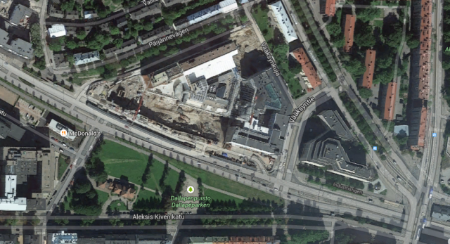 Tässä vaiheessa olisi vielä voinut jättää tilaa paraatisisäänkäynnille.