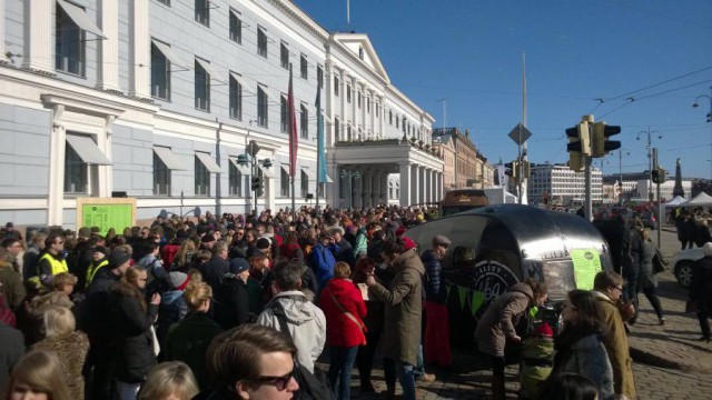 Streat Helsinki keräsi väkeä ruuhkaksi asti.