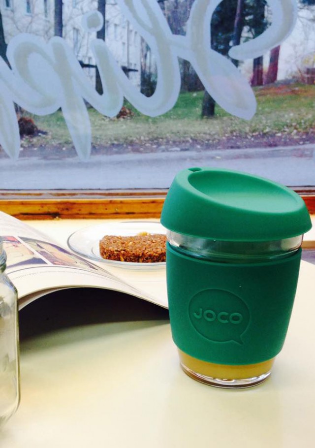 Vihdoinkin markkinoilla on staili lasinen JOCO kahvikuppi. Lasi on ekologinen valinta ja se ei muutu käytön myötä epähygieeniseksi tai naarmutu. Borosilkaattilasi on BPA ja BPS-vapaa.