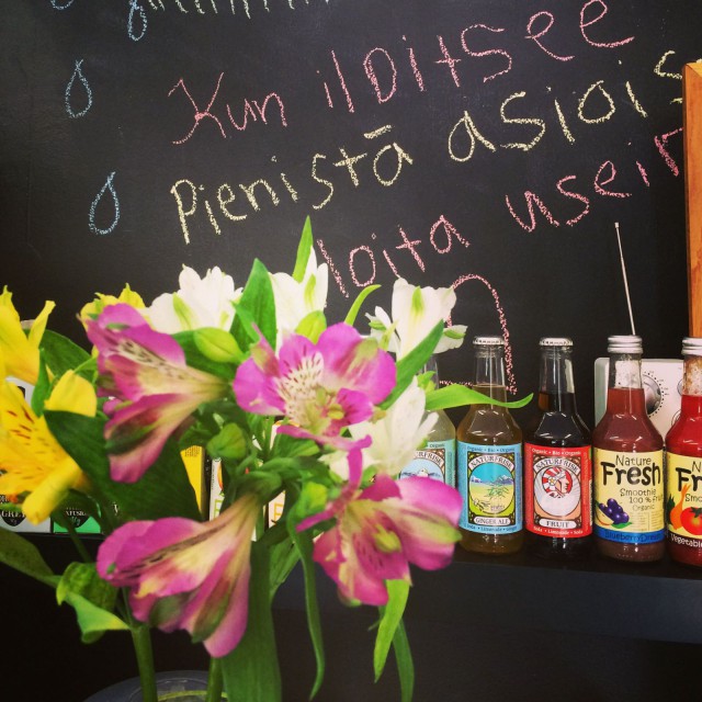 Hippula haluaa tuoda hyvää mieltä ja iloa kaikille perheille, joten liitutauluseinällä lukee ”kun iloitsee pienistä asioista, voi iloita usein” Tervetuloa viihtymään!