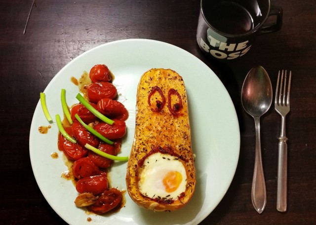 Aikuiset saa leikkiä ruualla!