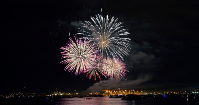 Ilotulituksia kuva: cc by nd Amir Kbah