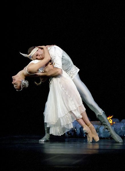 Minna Tervamäki. Bayadere, kuva: Sakari Viika.