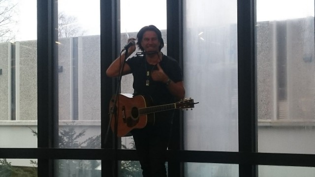 Mikko Kuustonen veti keikkaa Kerava Crazy Day:ssä