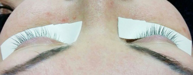 ... ja ilman ripsiväriä valmiina pidennyksiin