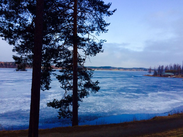 Katsoessan järvelle, koen kaipauksen.
