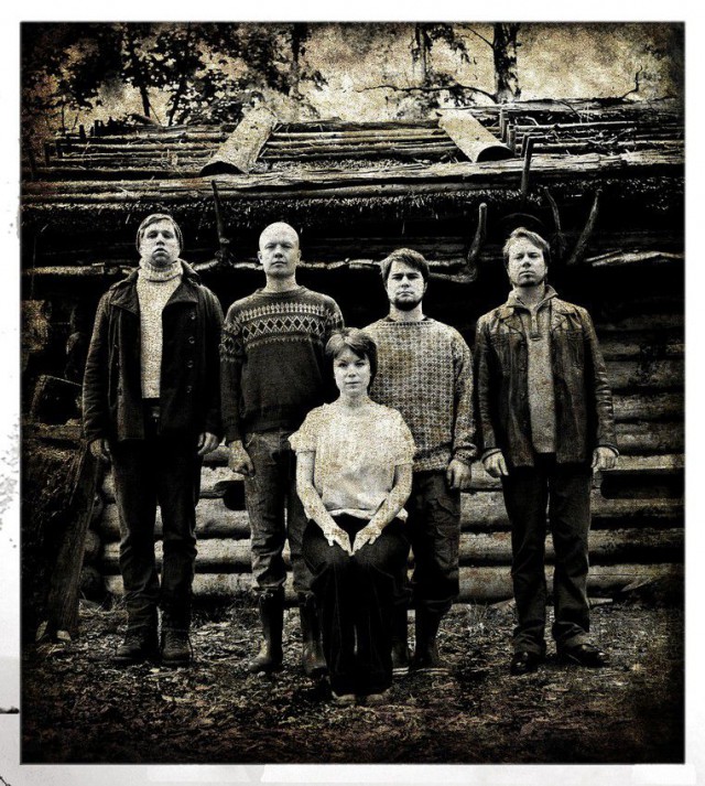 Emma Salokoski tunnelmoi piknik-meiningeissä Sibeliusta.