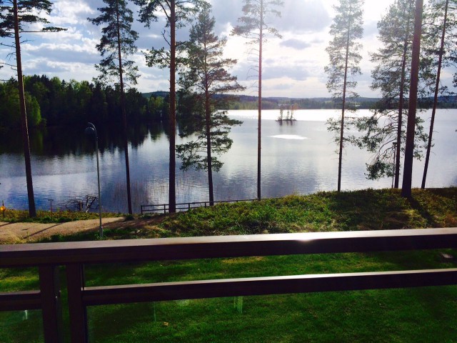 Peurunkajärvi kuulaassa kevätauringossa.