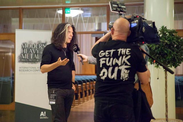 Alex Skolnick antoi haastattelun Maikkarille. Hänen oman puheenvuoronsa aiheena oli metallin monimuotoisuus tänä päivänä.