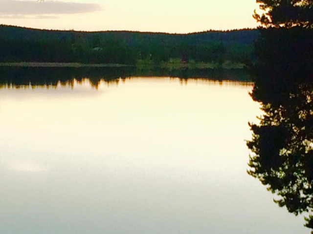 Sisälläni vallitsee juuri nyt samankaltainen tyyneys kuin Peurunkajärvessä.