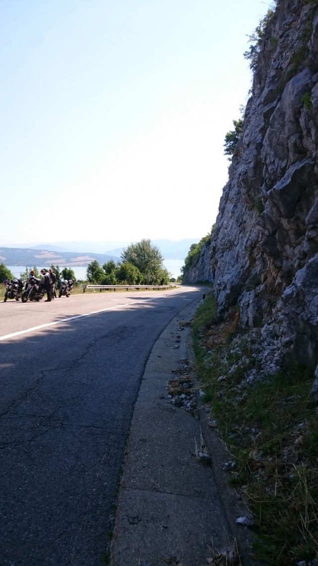 Serbiassa ajoimme ensin Tonavan vieressä kulkevaa upeaa tietä.